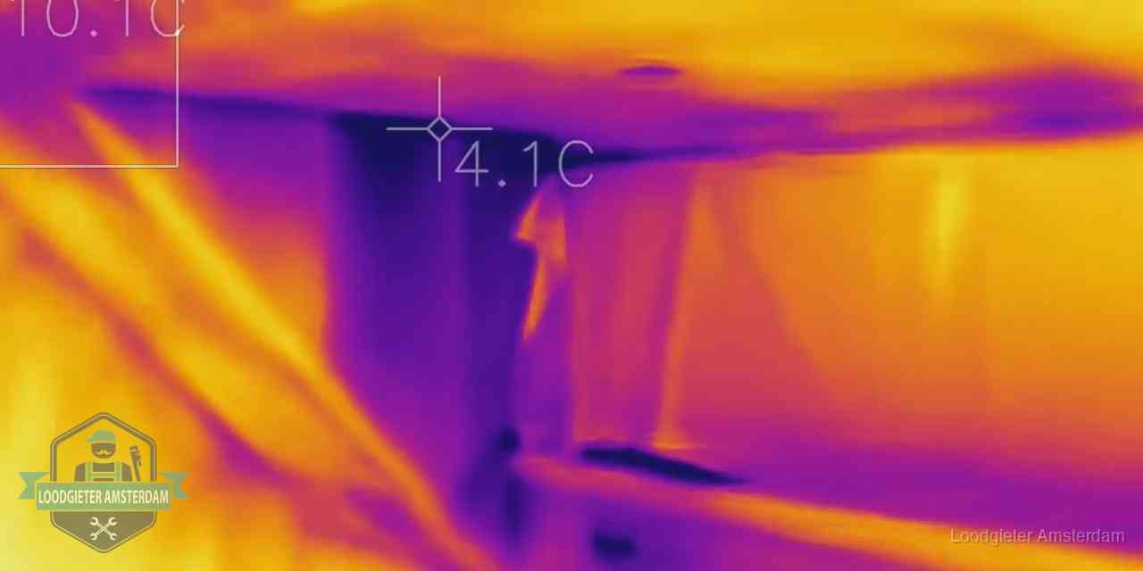 Thermografie bij lekdetectie in Amsterdam Warmtebeeldopname van een vloerconstructie tijdens lekdetectie in Amsterdam